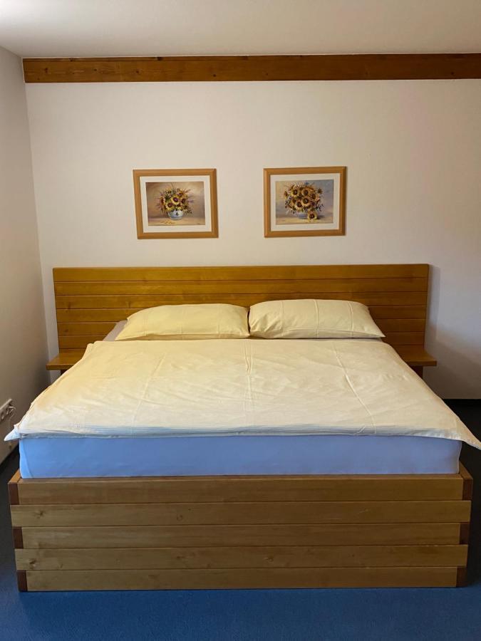 Selsky Dvur Perstejn Hotel ภายนอก รูปภาพ
