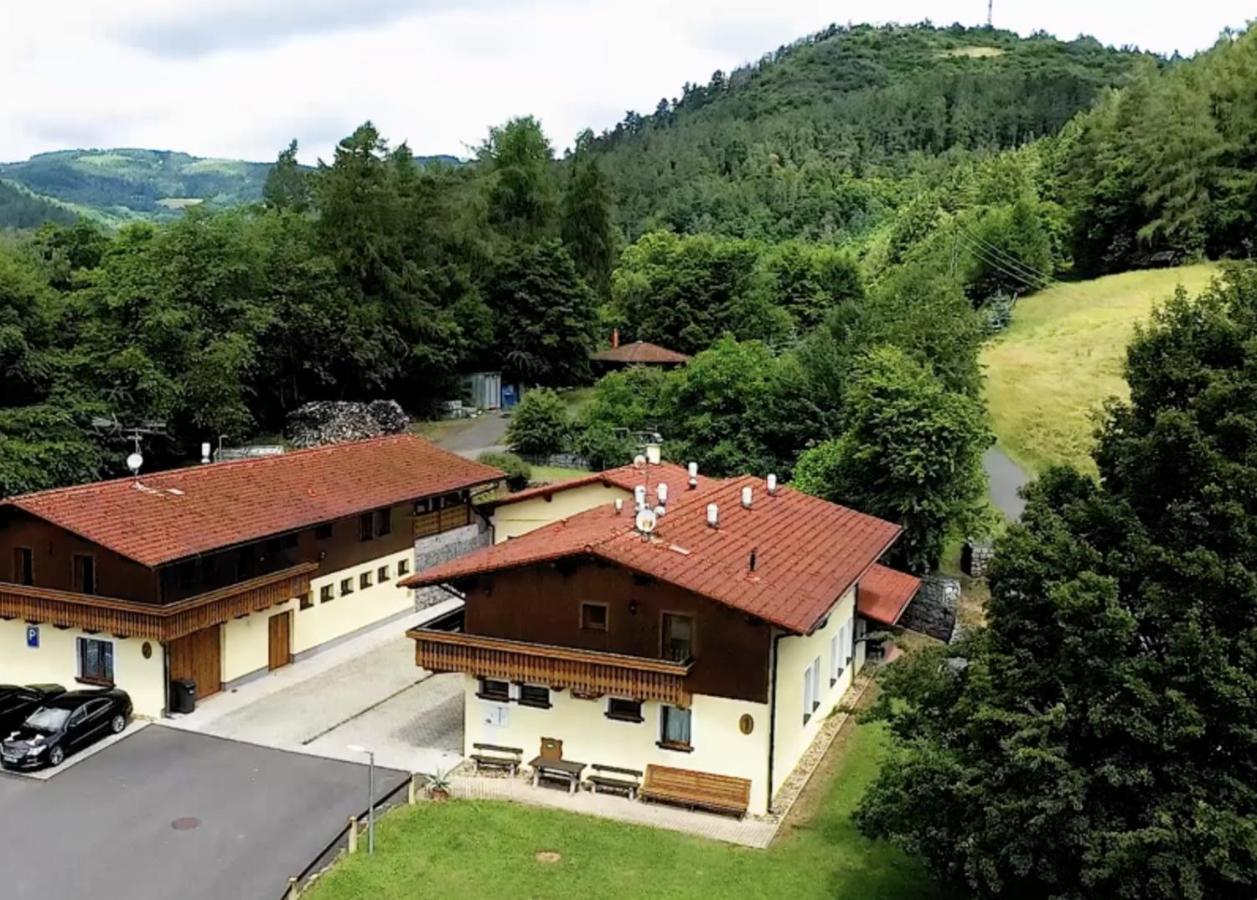 Selsky Dvur Perstejn Hotel ภายนอก รูปภาพ