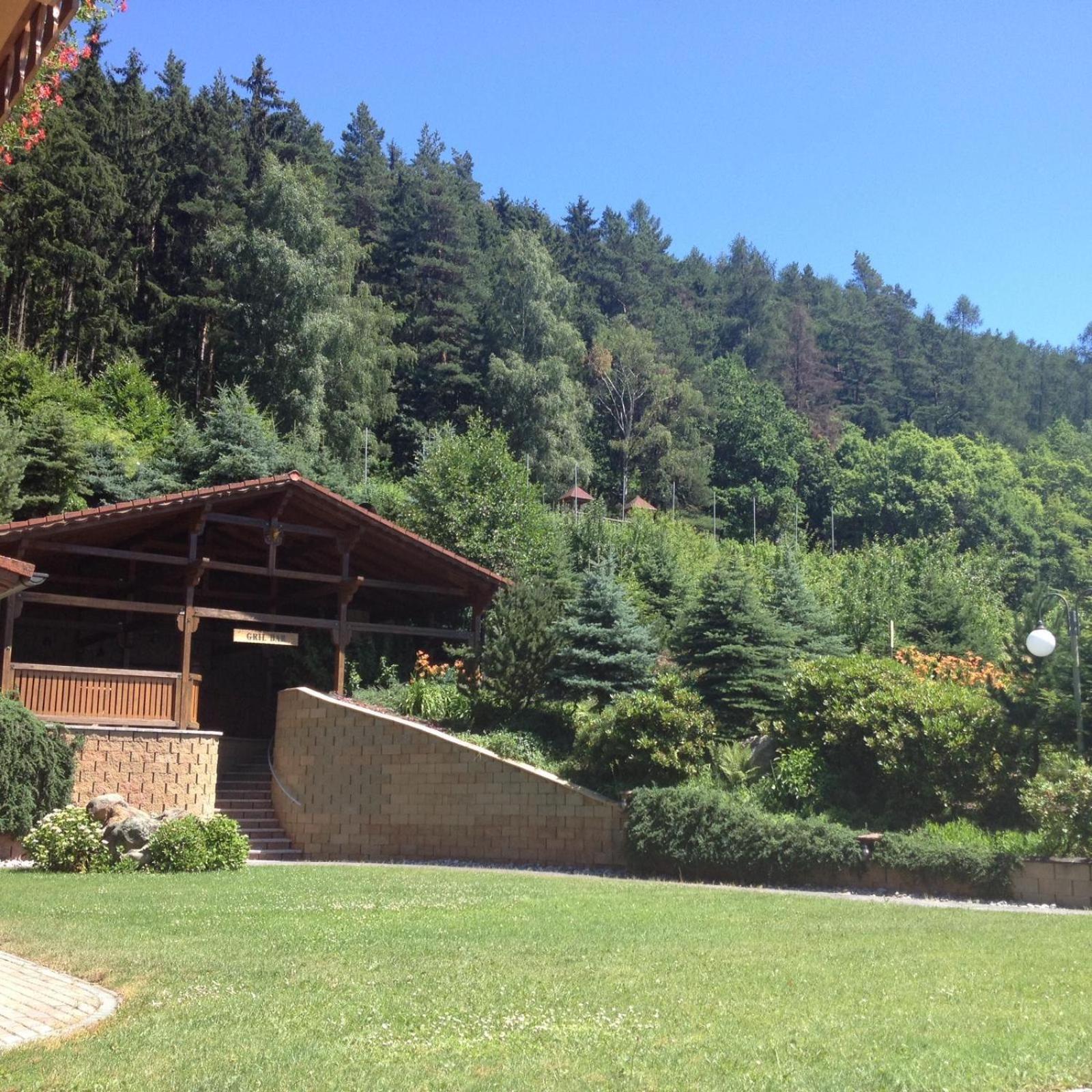 Selsky Dvur Perstejn Hotel ภายนอก รูปภาพ