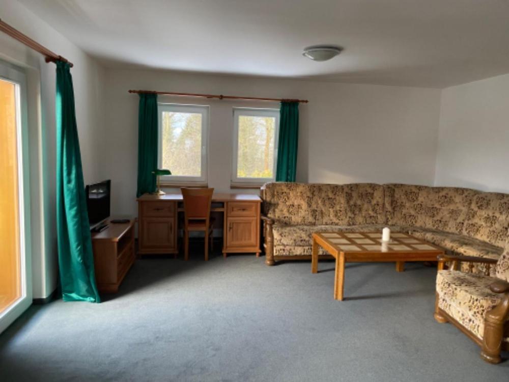 Selsky Dvur Perstejn Hotel ภายนอก รูปภาพ