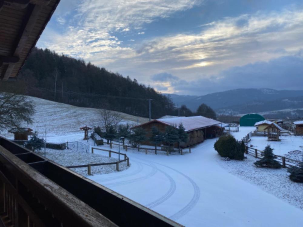 Selsky Dvur Perstejn Hotel ภายนอก รูปภาพ