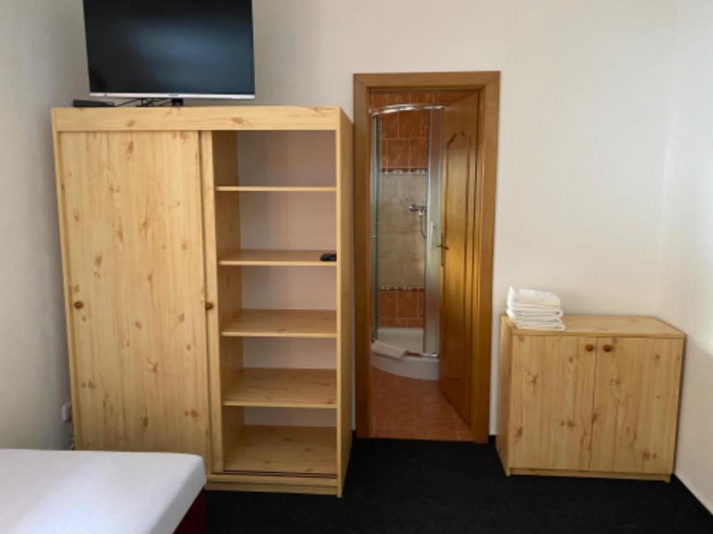 Selsky Dvur Perstejn Hotel ภายนอก รูปภาพ